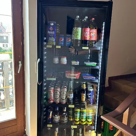 Tina A Petr , Lunz Am לונץ אם סי