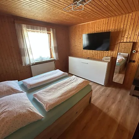 Tina A Petr , Lunz Am Apartment *