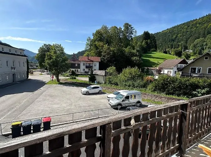 Tina A Petr , Lunz Am * Lunz am See