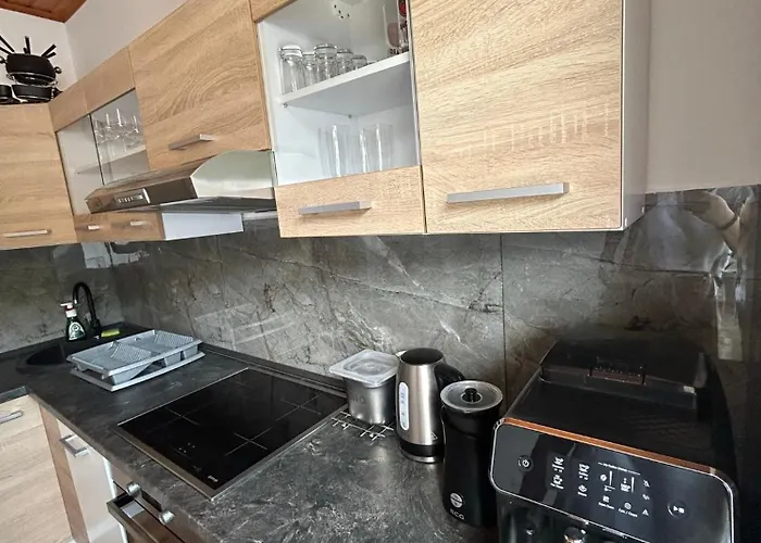 Tina A Petr , Lunz Am Lunz am See