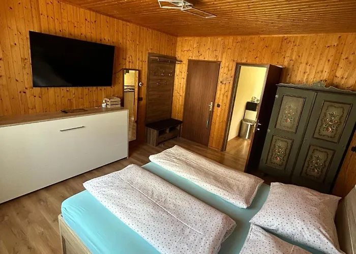 Tina A Petr , Lunz Am